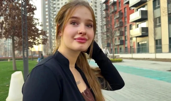 Подогнал соседке валюту "без обязательств" — и получил от неё минет с благодарностью и энтузиазмом!